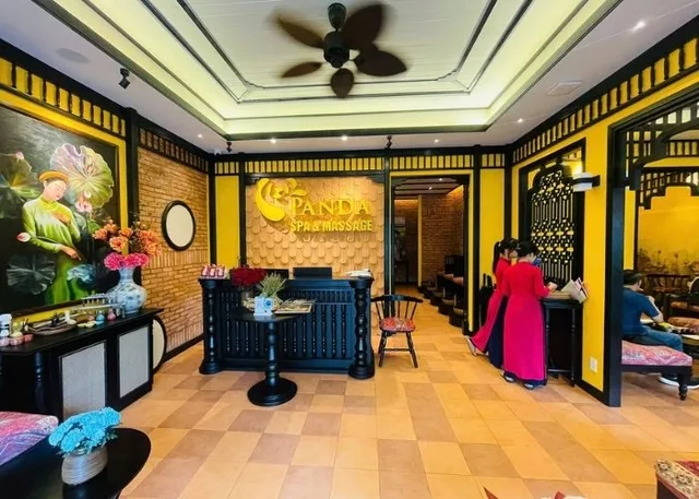 can i request female therapist da nang 3