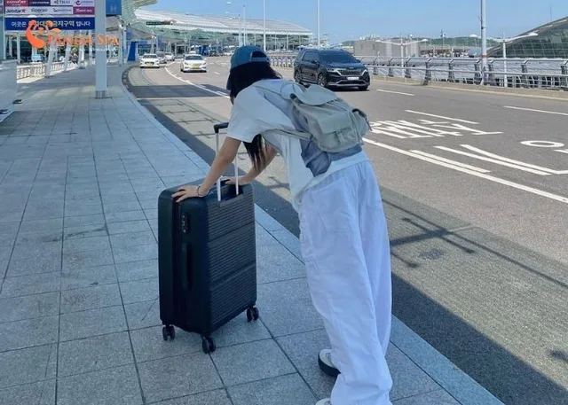free pickup and luggage storage