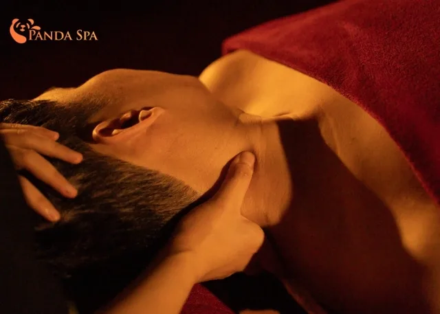 A Complete Set of Spa-Standard Relaxing Neck and Shoulder Massage Photos