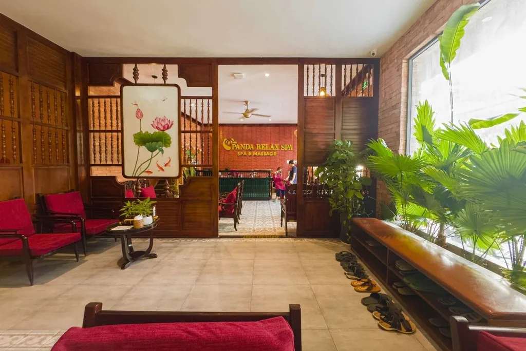 The quieter second location, Panda Relax Spa at 225c Nguyen Van Thoai