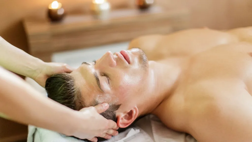 SangHa Massage Spa의 남성 전신 마사지