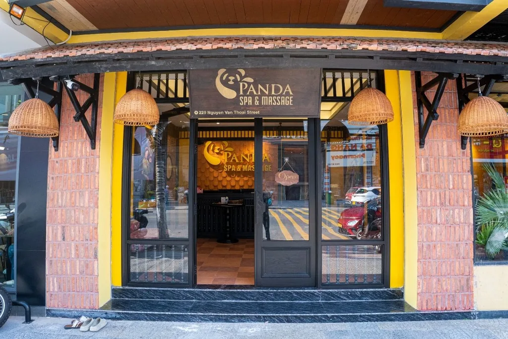 Panda Spa frontage at 229 Nguyen Van Thoai, Son Tra district, Da Nang
