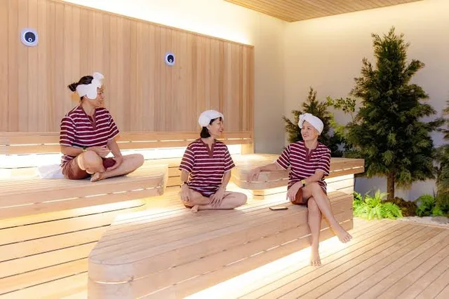 Queen Spa traditional herbal massage and wellness services in Da Nang
